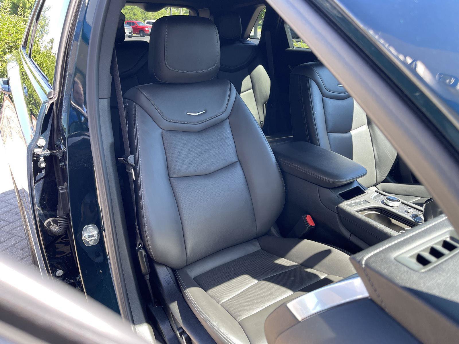 Used 2024 Cadillac XT5 Sportv w/ LPO, Floor Liner Package AWD/4WD image 38