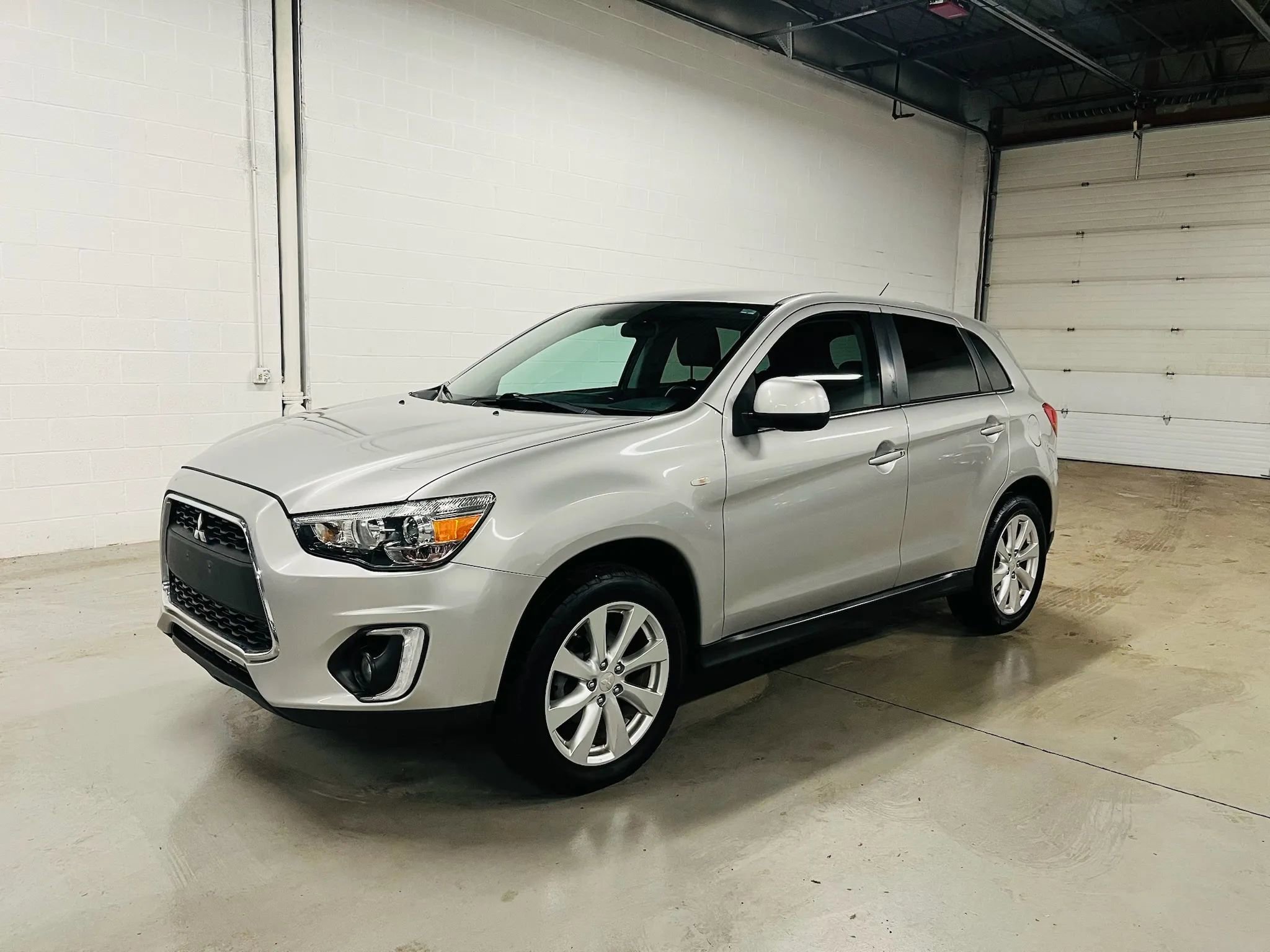 Used 2015 Mitsubishi Outlander Sport SE image 2
