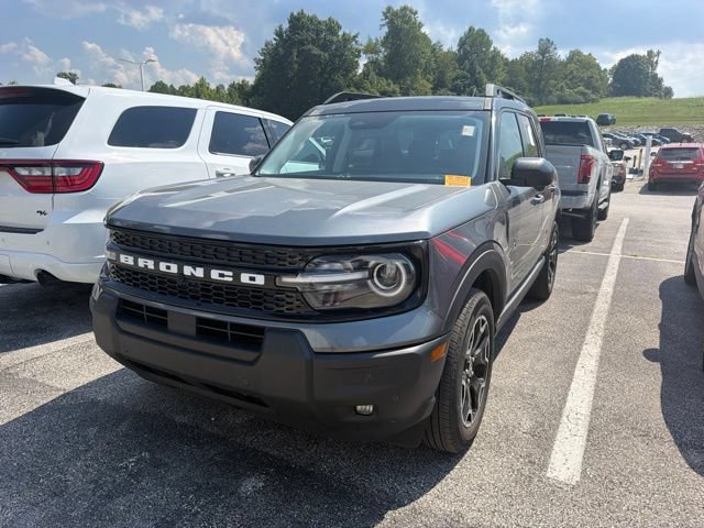 Used 2025 Ford Bronco Sport Outer Banks w/ Outer Banks Tech Package+ AWD/4WD image 2