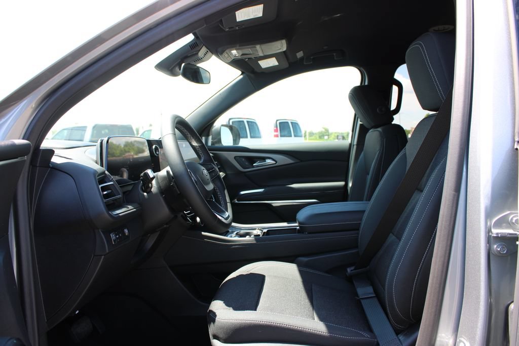 New 2026 Chevrolet Traverse LT w/ Midnight/Sport Edition FWD image 22