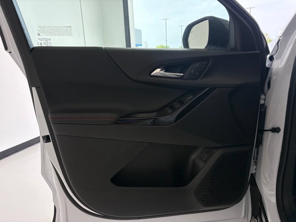 New 2027 Chevrolet Equinox RS w/ Safety and Technology Package FWD image 27