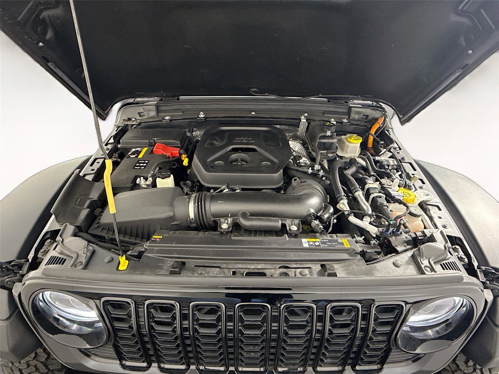 Used 2024 Jeep Wrangler Willys image 2