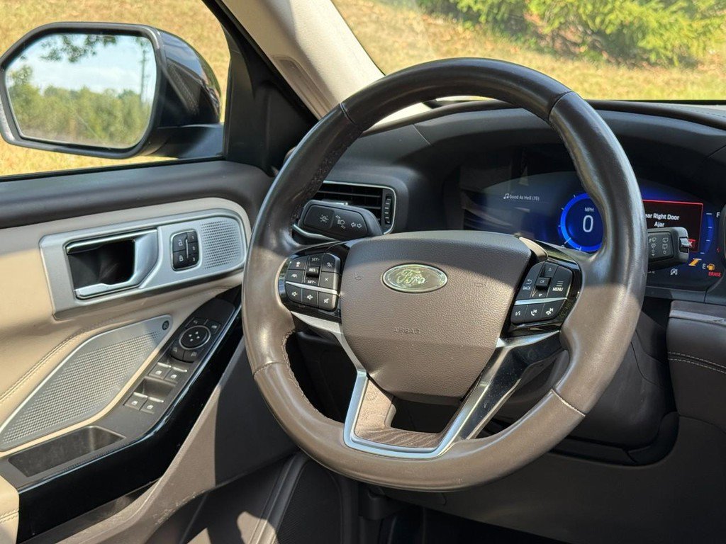 Used 2022 Ford Explorer Platinum w/ Equipment Group 601A image 13