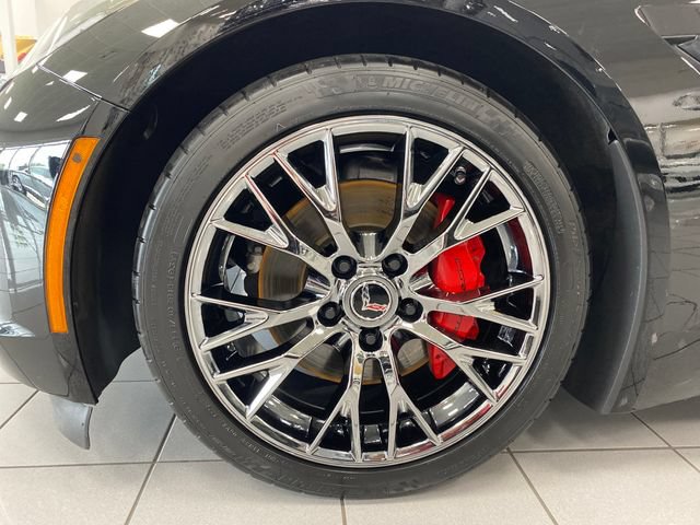 Certified 2014 Chevrolet Corvette Stingray Convertible w/ 3LT Preferred Equipment Group RWD image 18