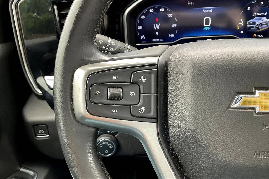Used 2023 Chevrolet Silverado 1500 LT AWD/4WD image 10