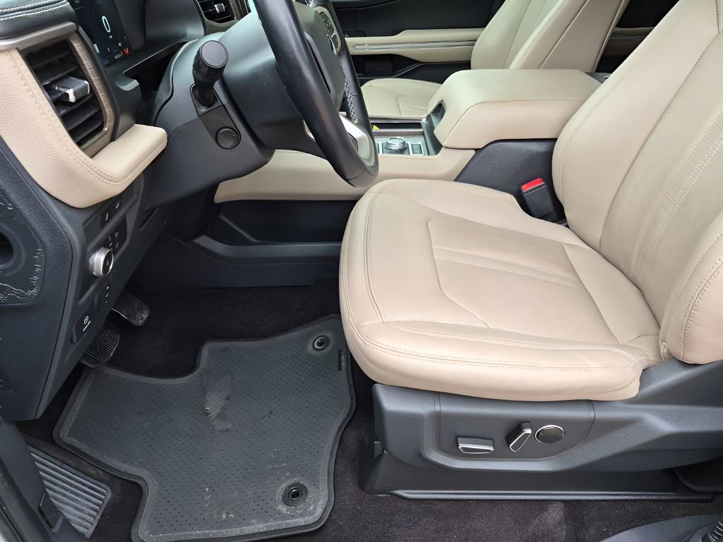 Used 2022 Ford Expedition Max Limited AWD/4WD image 37