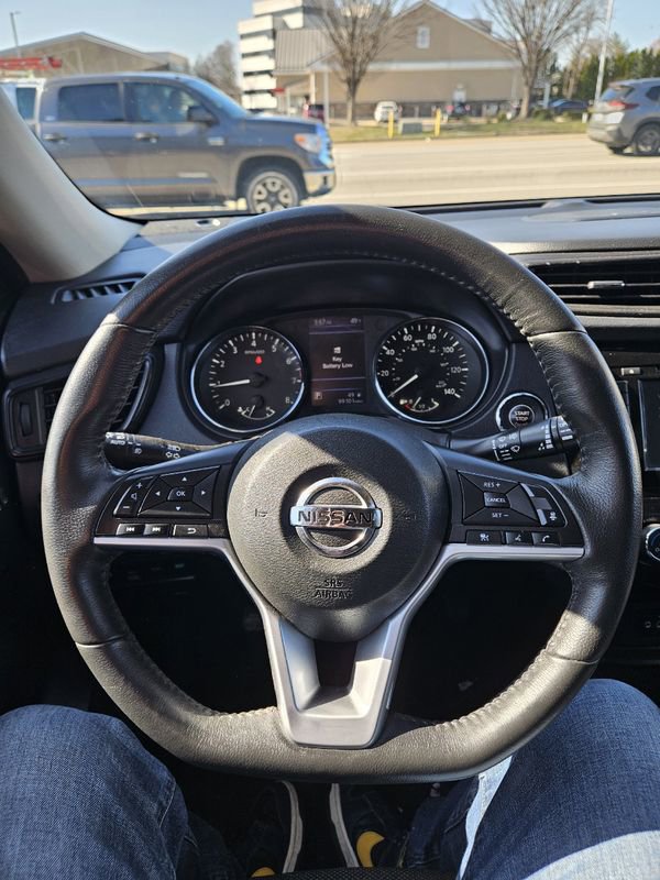 Used 2018 Nissan Rogue SL w/ Premium Package image 11