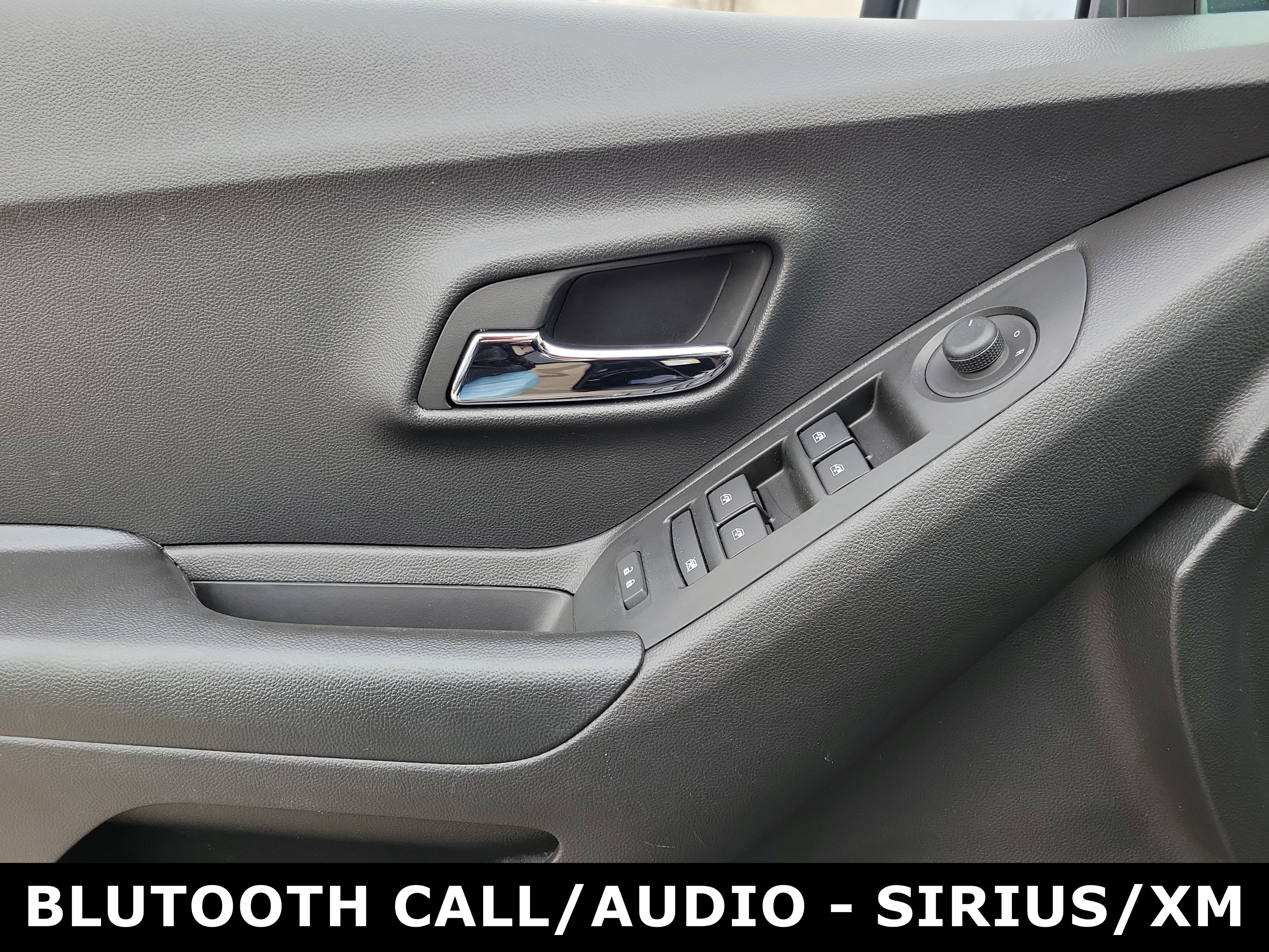 Used 2022 Chevrolet Trax LT w/ LT Convenience Package image 17