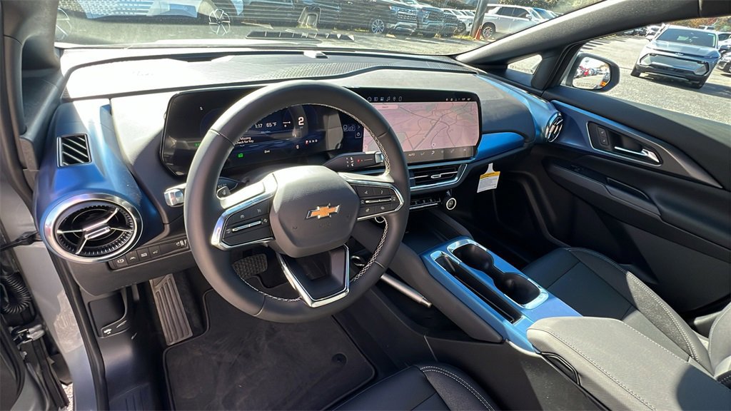 New 2026 Chevrolet Equinox EV LT image 18