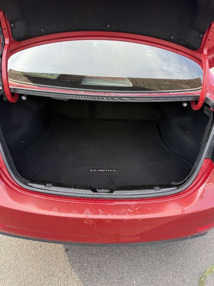Used 2016 Hyundai Elantra SE FWD image 14