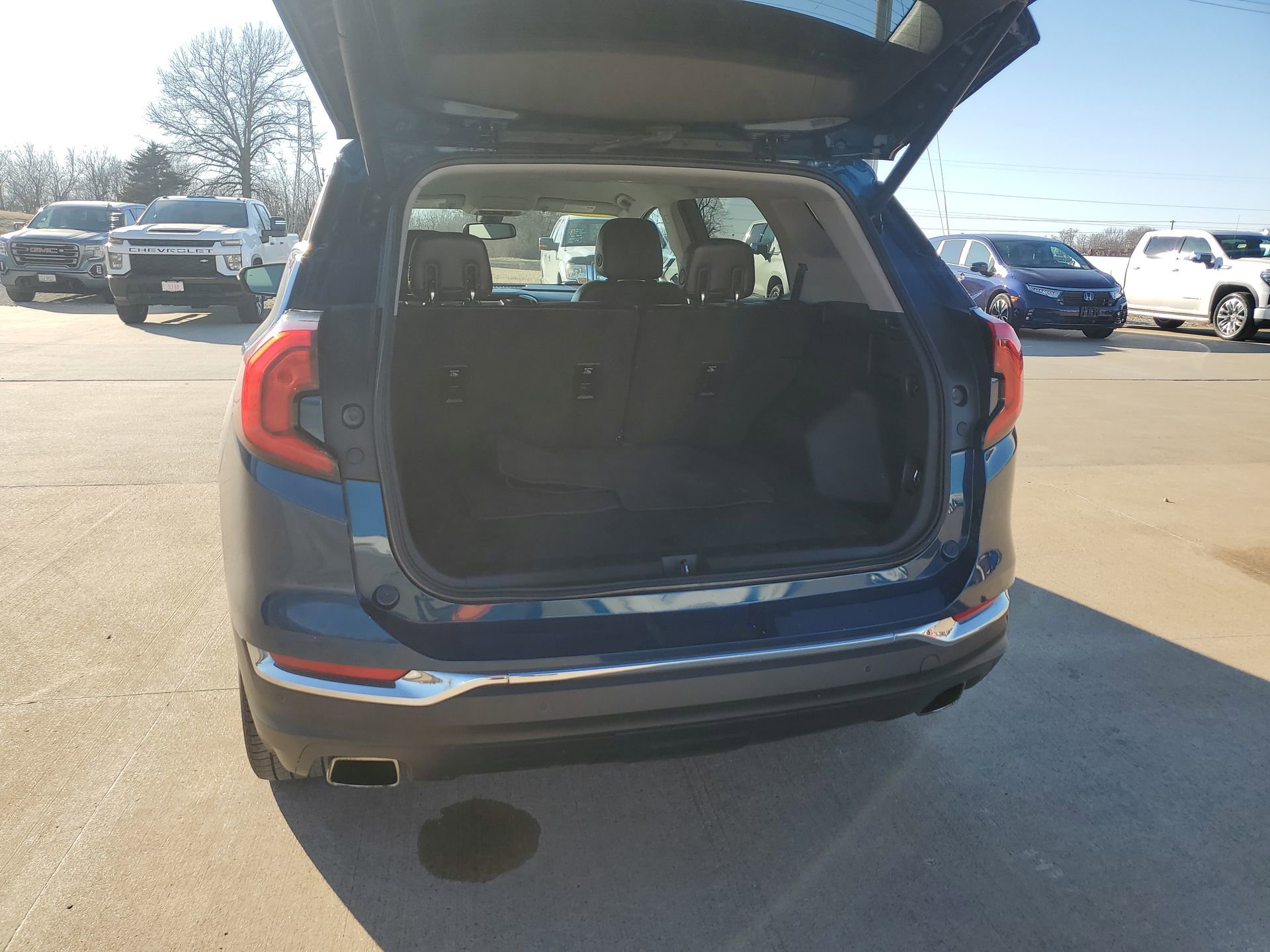 Used 2019 GMC Terrain SLT w/ Preferred Package image 32