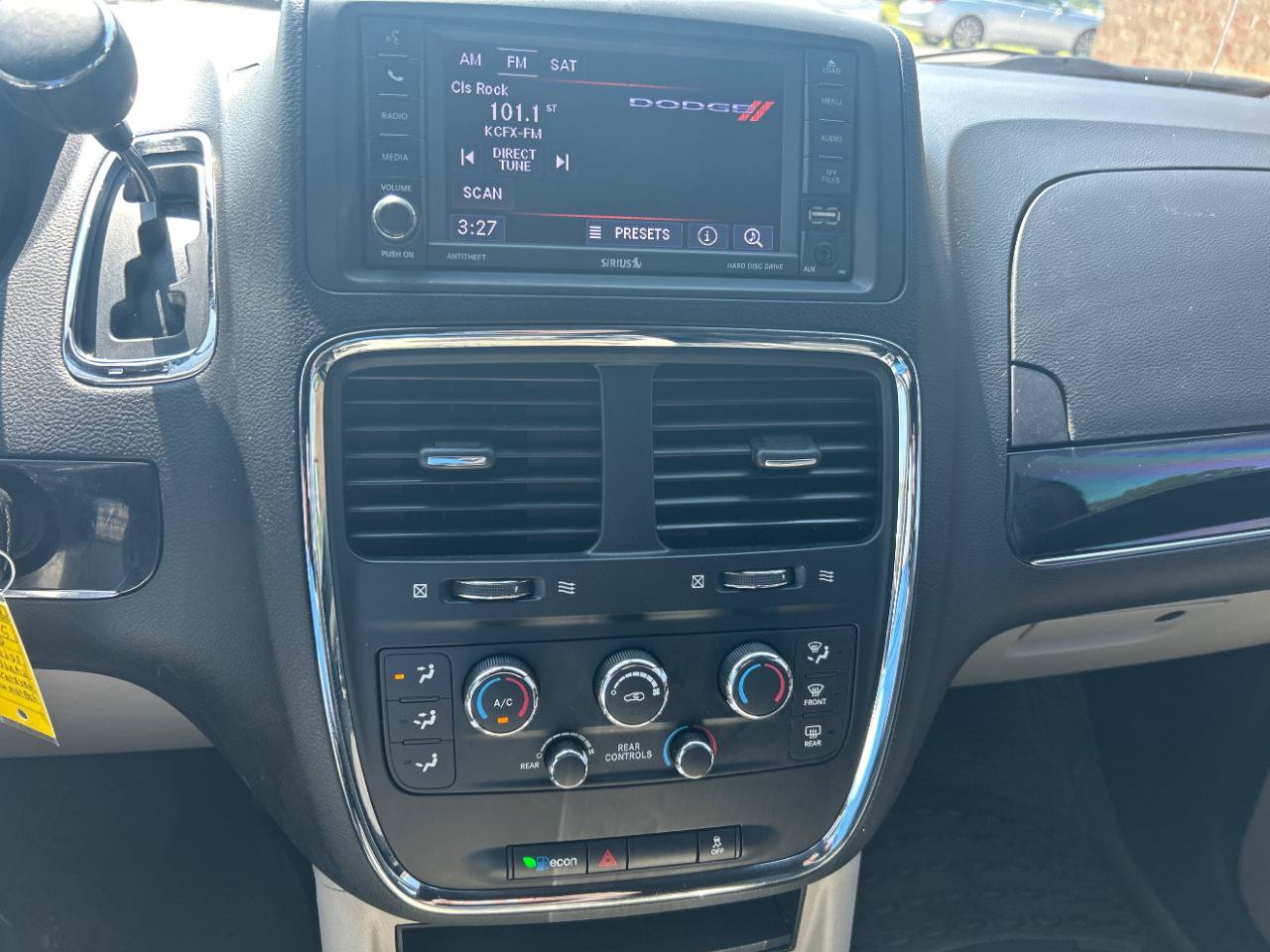 Used 2020 Dodge Grand Caravan SXT FWD image 14