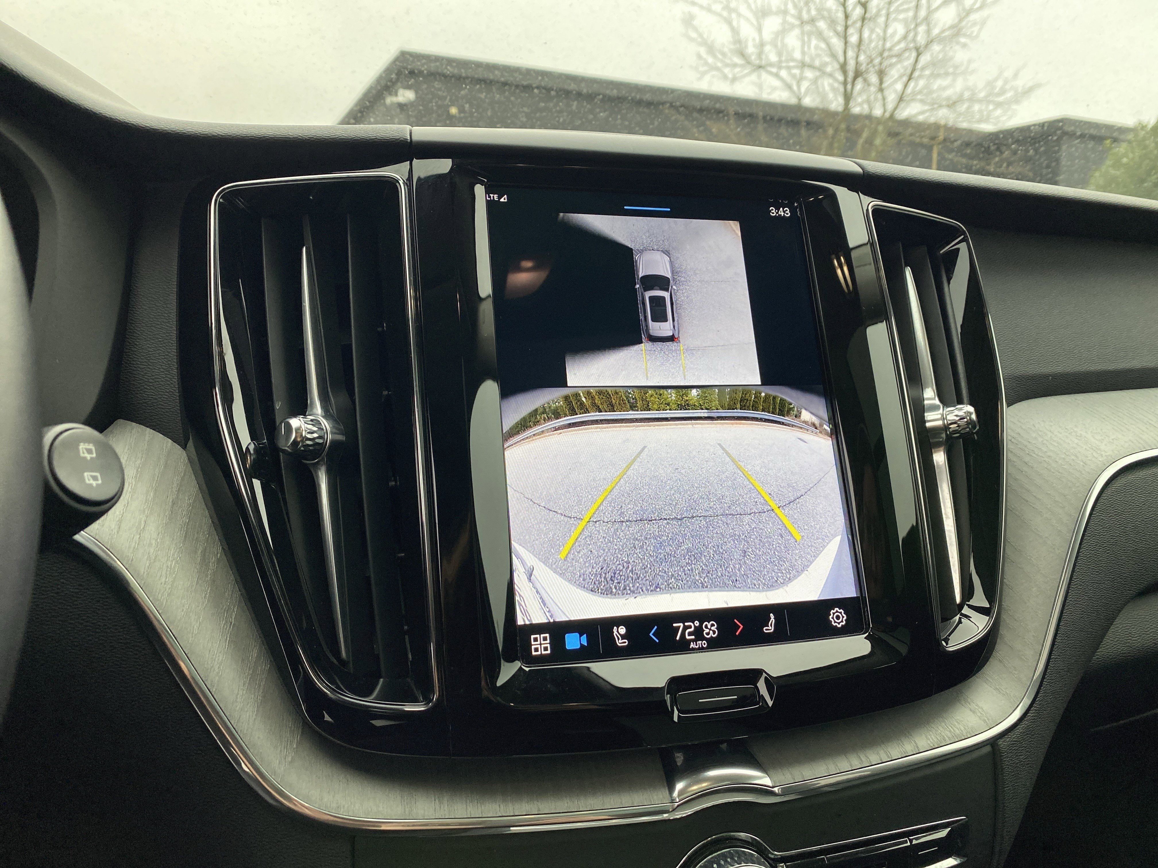 Used 2025 Volvo XC60 B5 Plus image 30