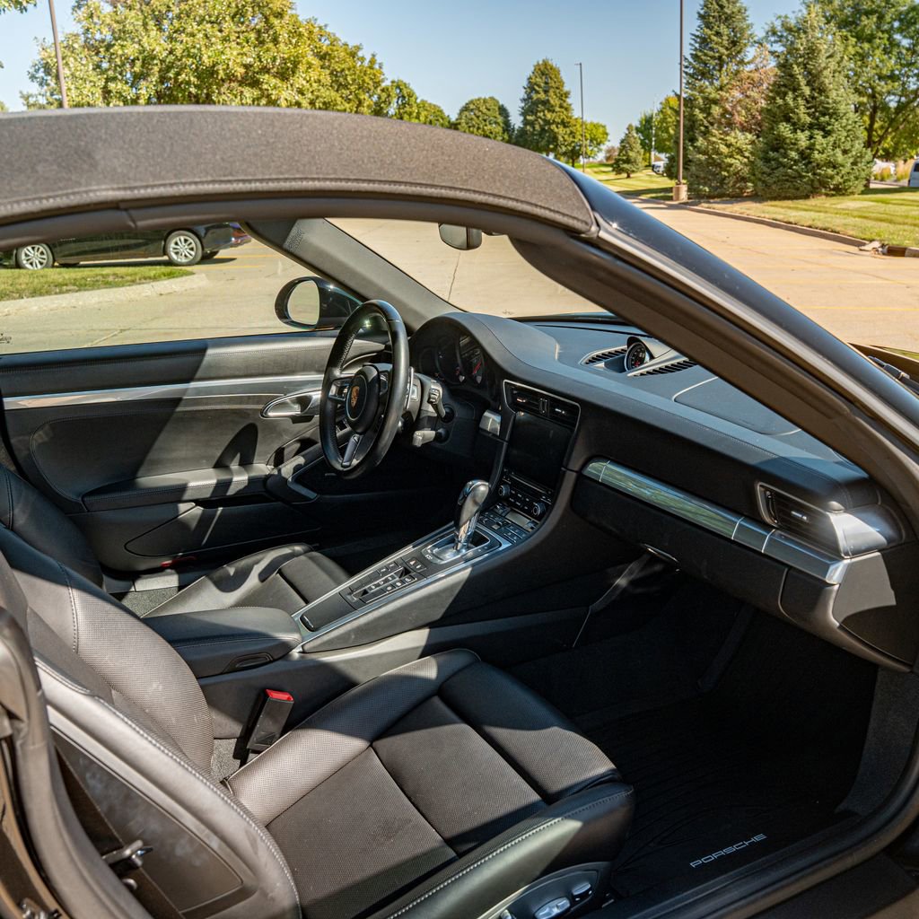 Used 2018 Porsche 911 Carrera 4S image 29