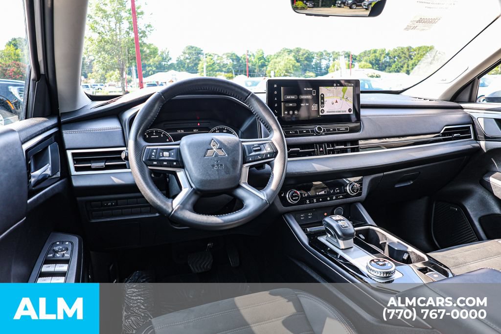 Used 2025 Mitsubishi Outlander SE FWD image 29