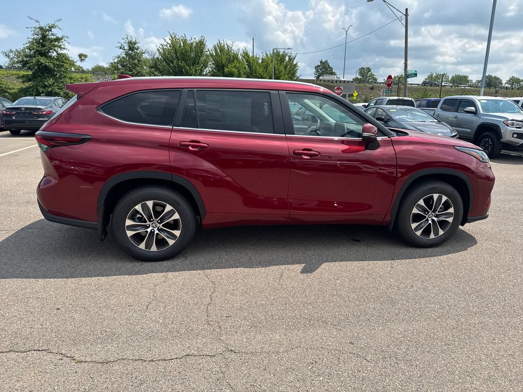 New 2026 Toyota Highlander XLE AWD/4WD image 8