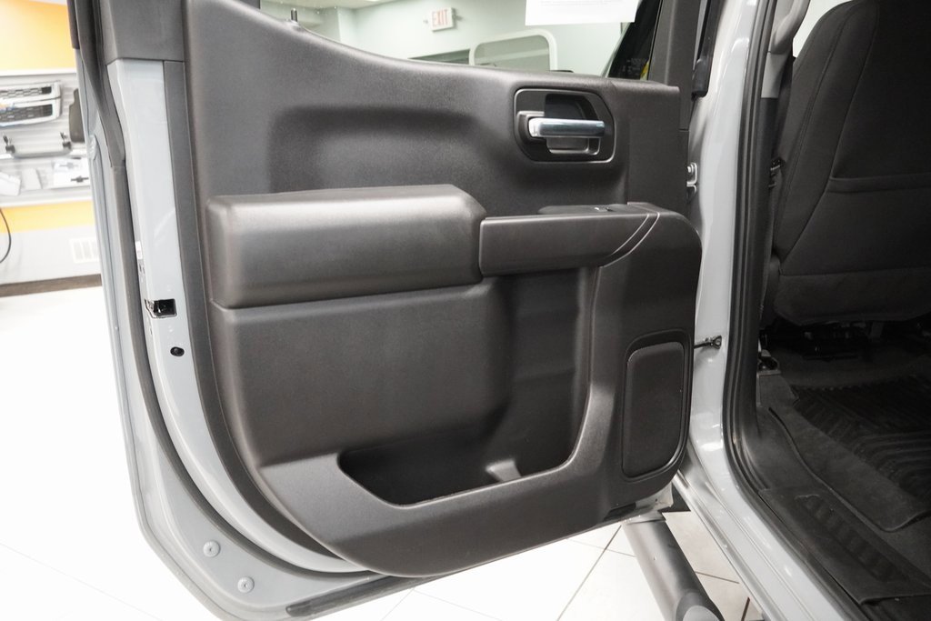 Used 2024 Chevrolet Silverado 1500 Custom Trail Boss w/ LPO, Dark Essentials Package image 23