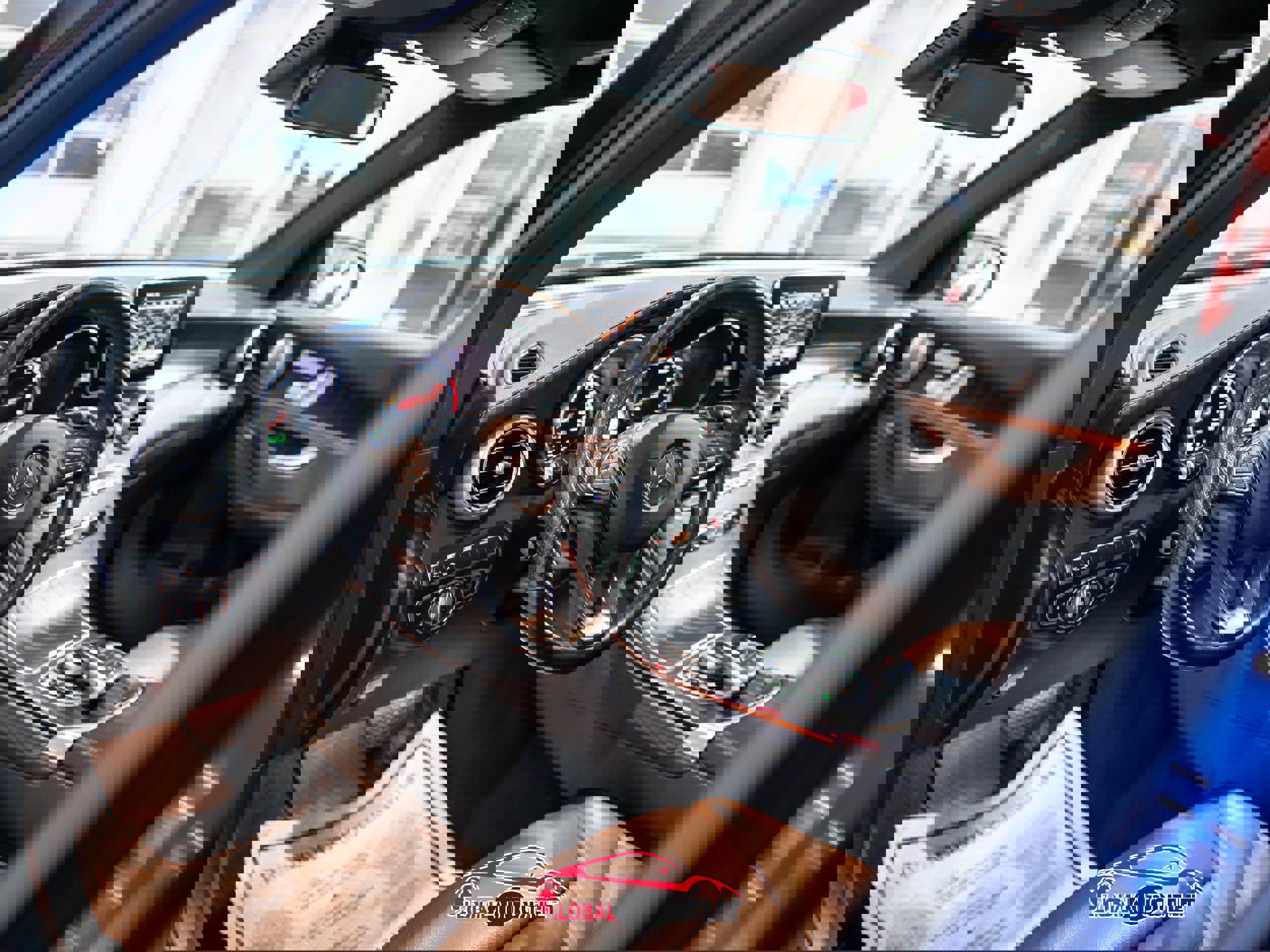 Used 2018 Mercedes-Benz GLC 300 4MATIC w/ Multimedia Package image 13