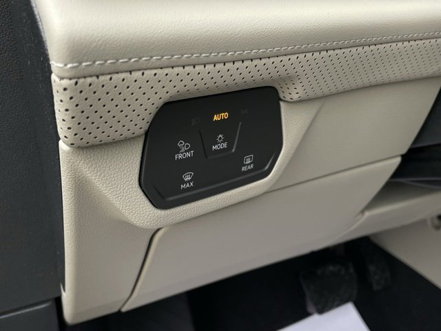 New 2025 Volkswagen Atlas SEL image 10