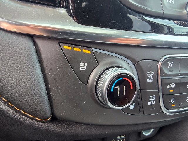 Used 2021 Chevrolet Traverse Premier w/ Redline Edition AWD/4WD image 24