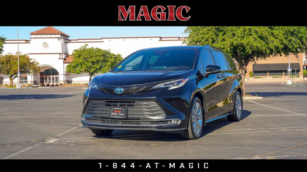 Used 2022 Toyota Sienna Platinum