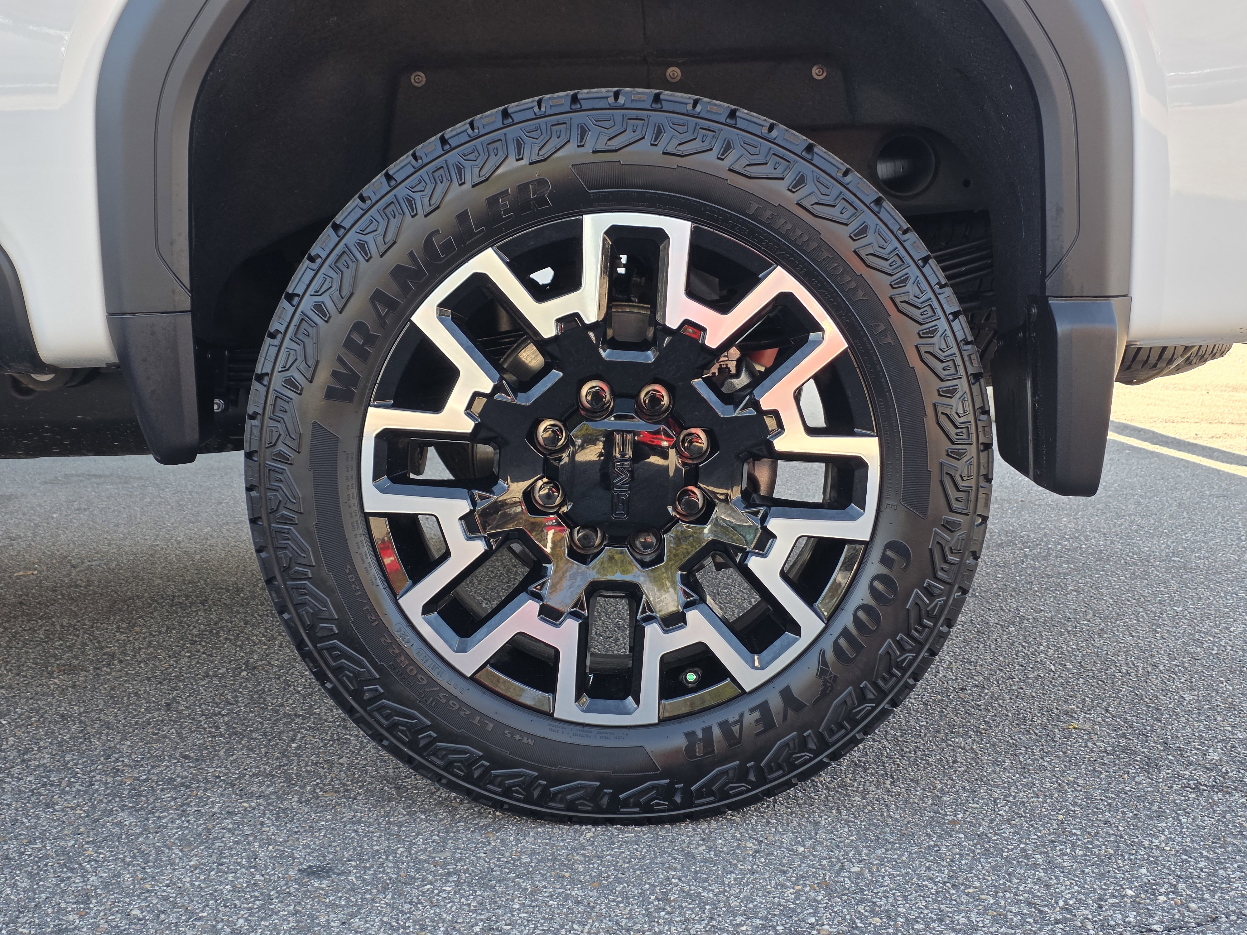 Used 2025 GMC Sierra 2500 Denali w/ Denali Reserve Package image 48