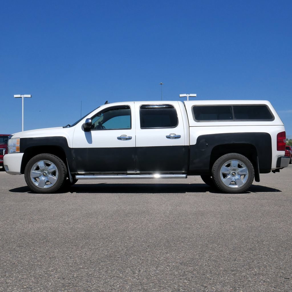 Used 2011 Chevrolet Silverado 1500 LTZ w/ LTZ White Diamond Edition AWD/4WD image 8