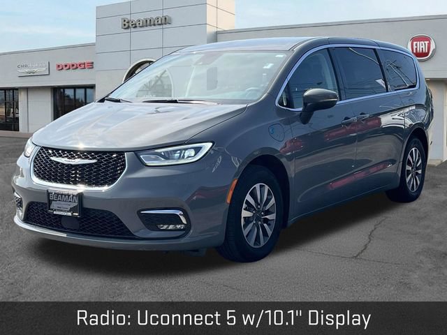 Used 2023 Chrysler Pacifica Touring-L FWD image 3