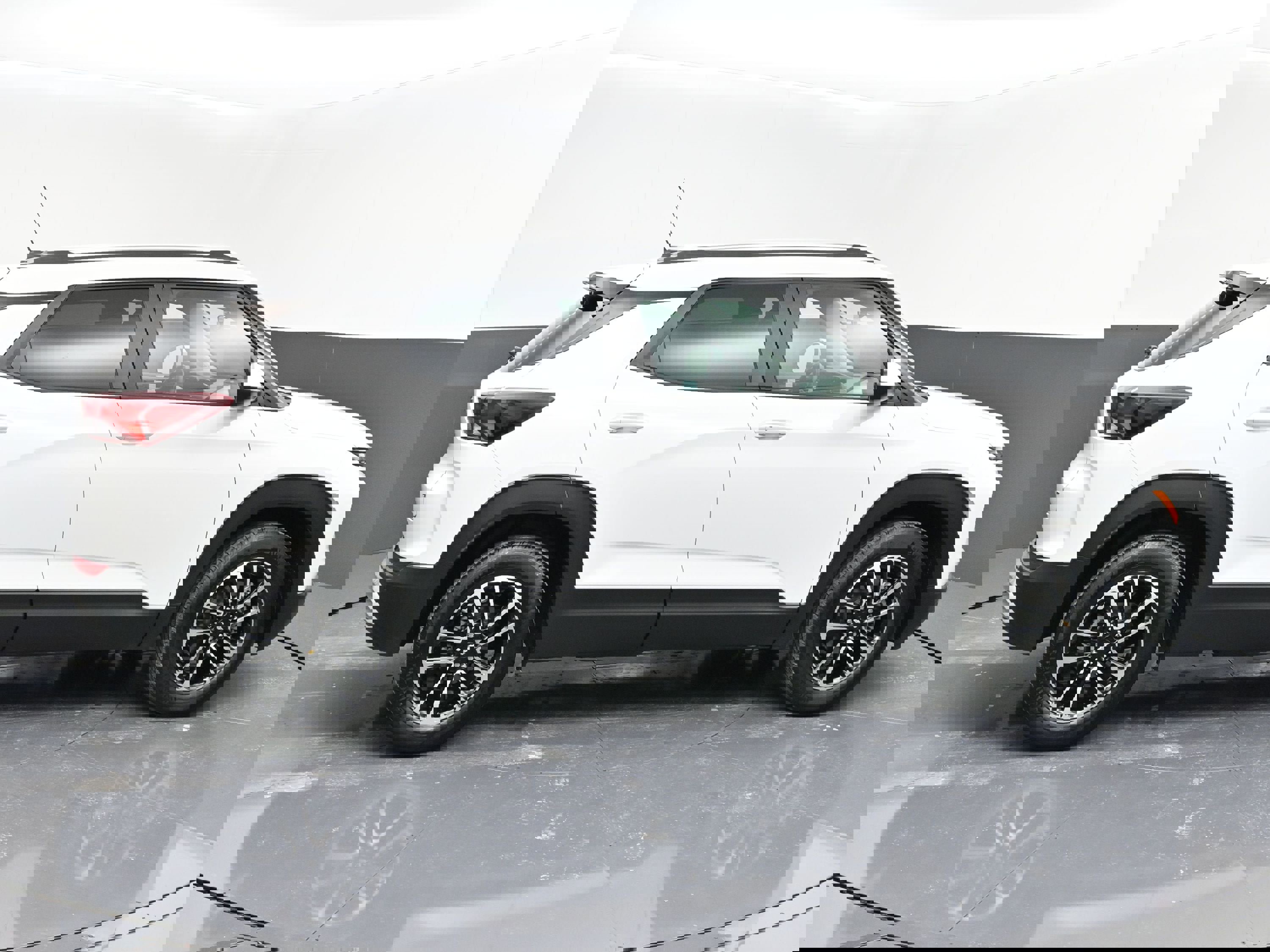 Certified 2026 Chevrolet TrailBlazer LT w/ Driver Confidence Package image 8