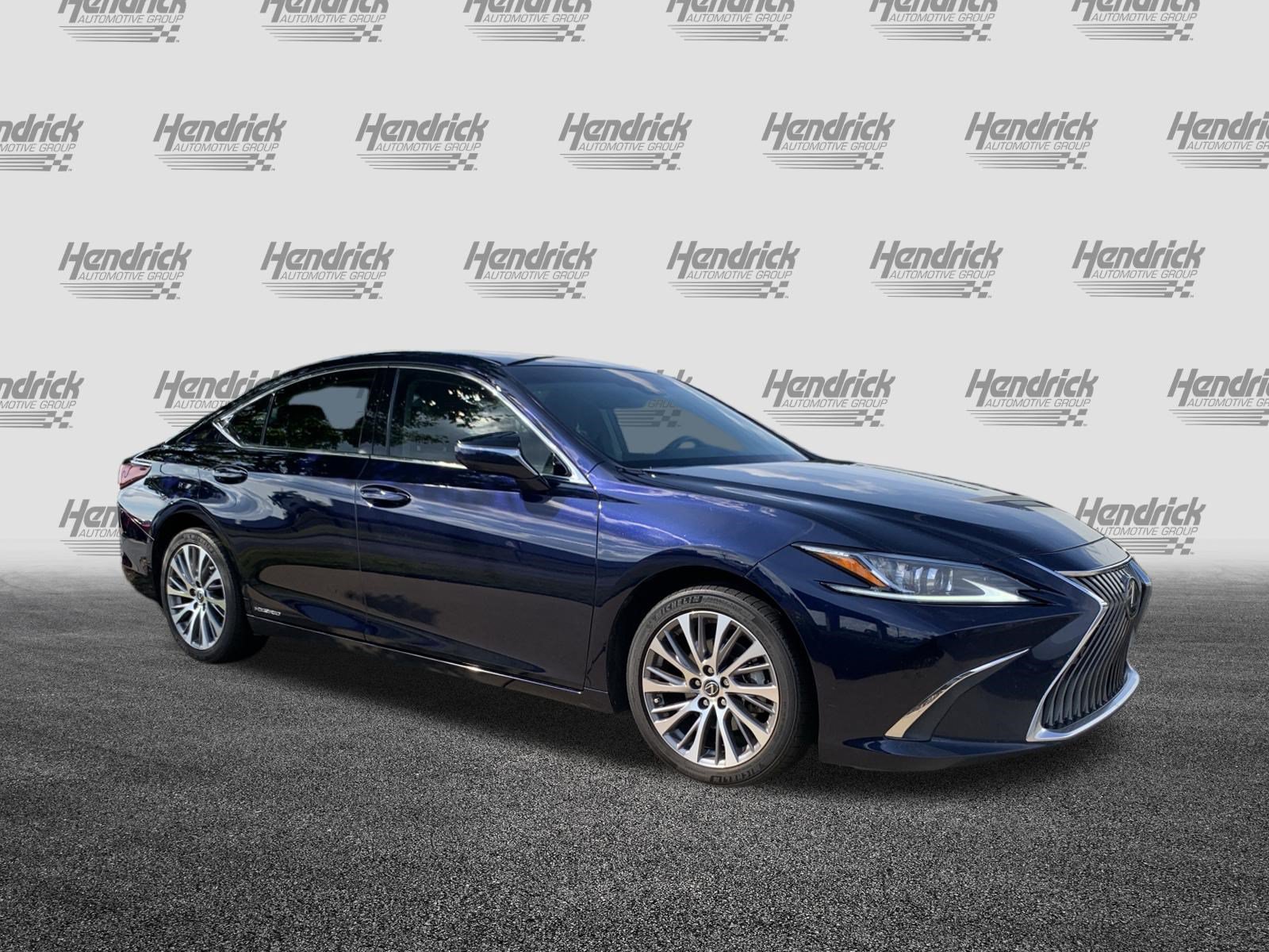 Used 2020 Lexus ES 300h w/ Premium Package FWD image 2
