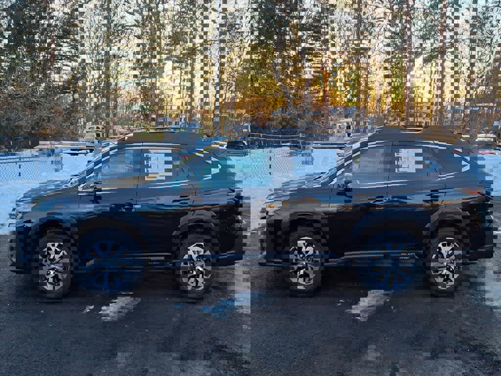 Used 2024 Subaru Outback Premium image 4