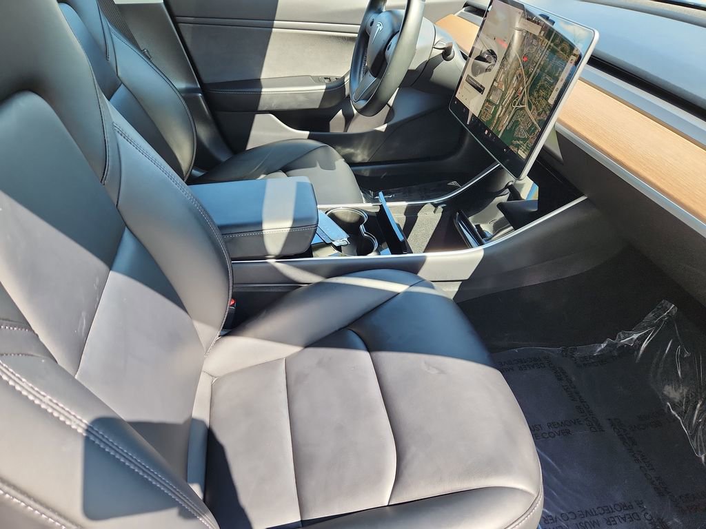 Used 2019 Tesla Model 3 image 3