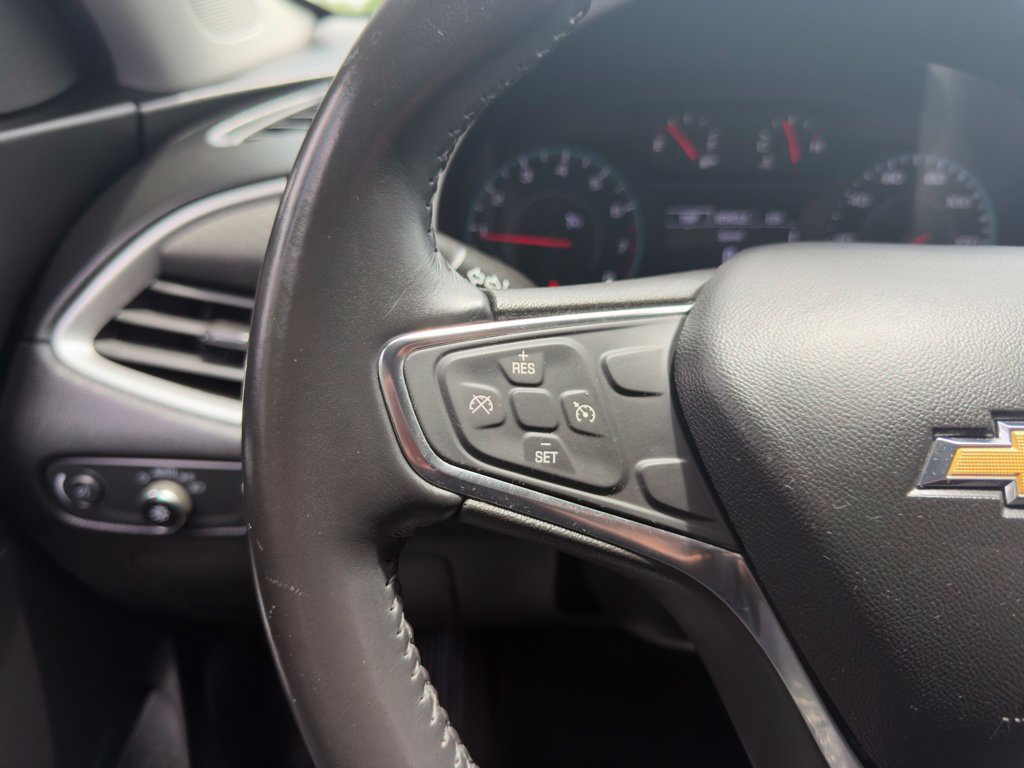 Used 2021 Chevrolet Malibu RS FWD image 12