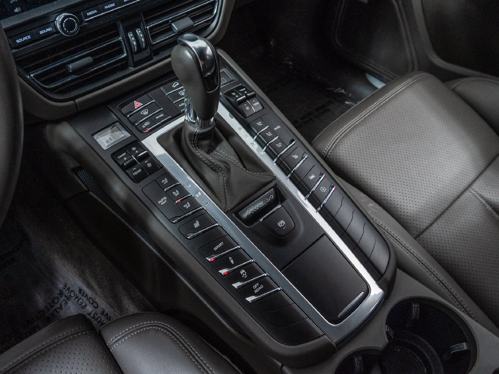 Used 2020 Porsche Macan S AWD/4WD image 25