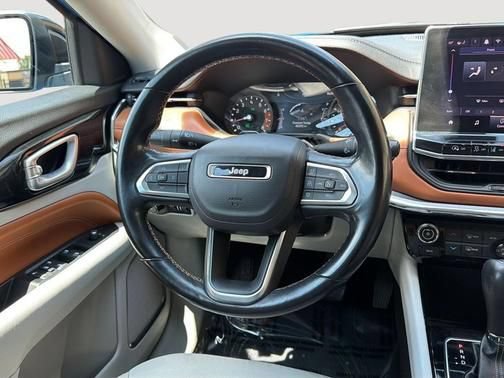 Used 2022 Jeep Compass Limited AWD/4WD image 11
