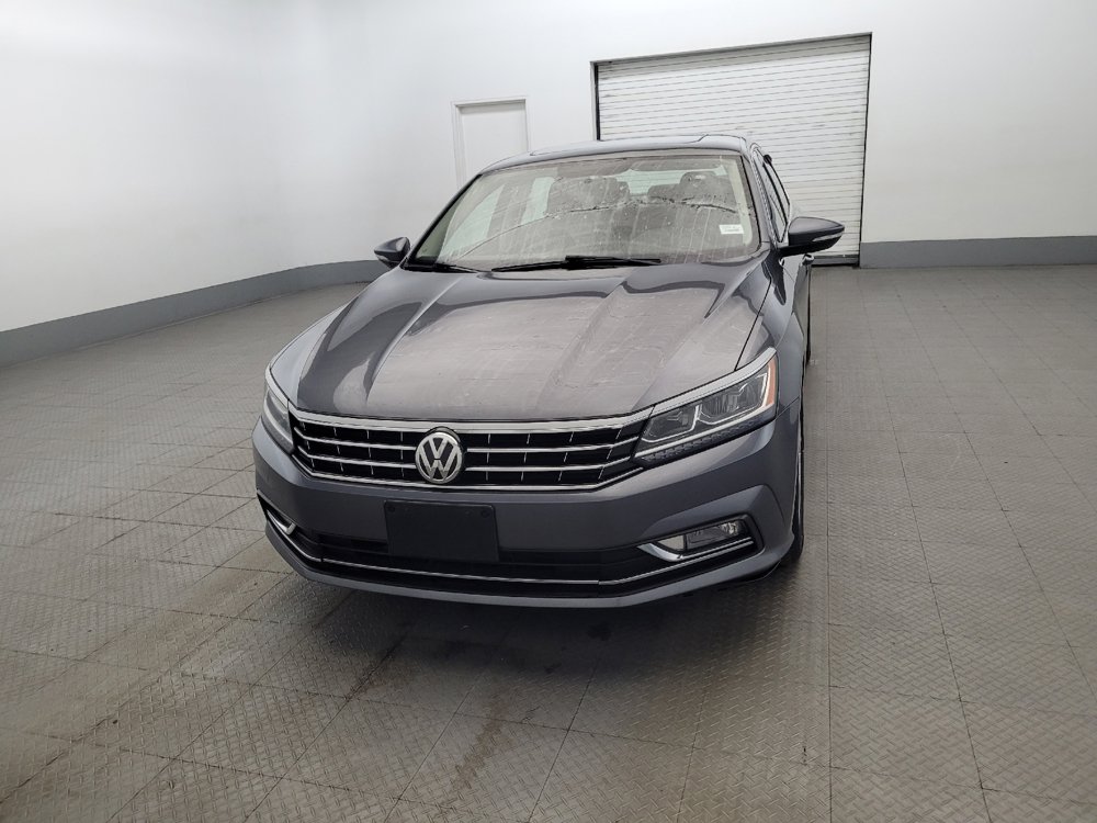 Used 2018 Volkswagen Passat 2.0T SE FWD image 15