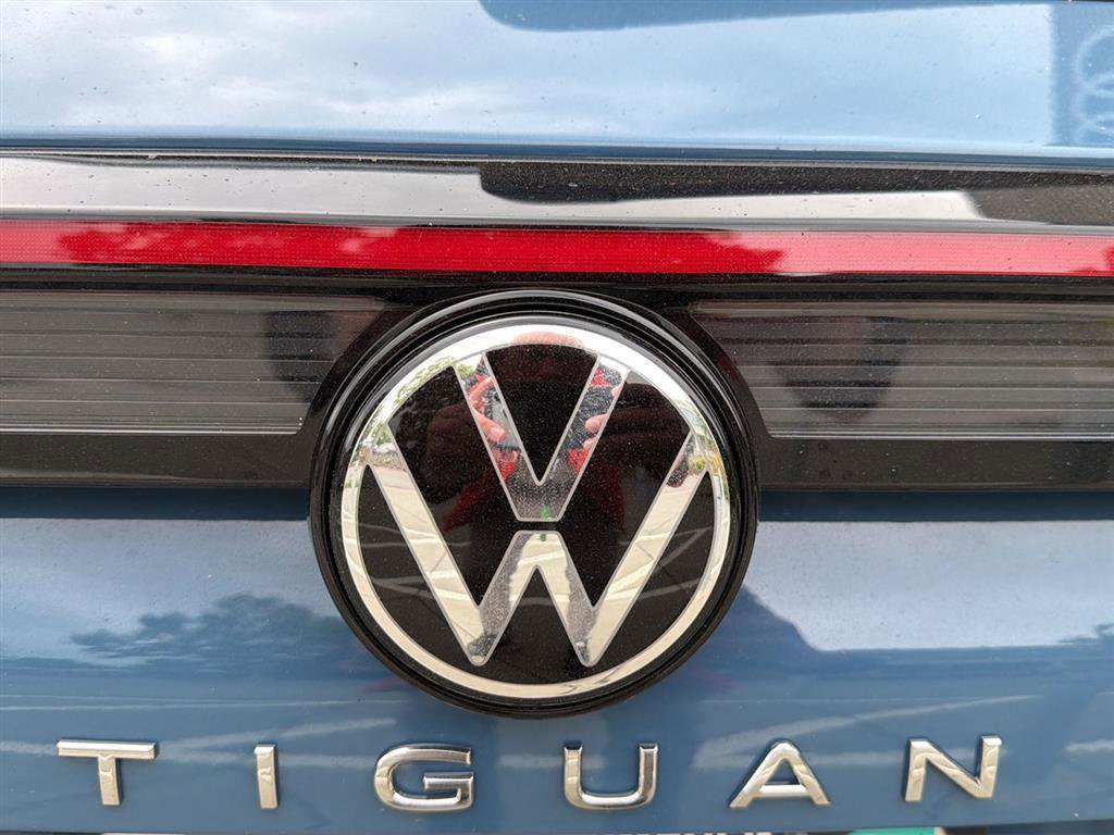 Used 2026 Volkswagen Tiguan SEL R-Line AWD/4WD image 16