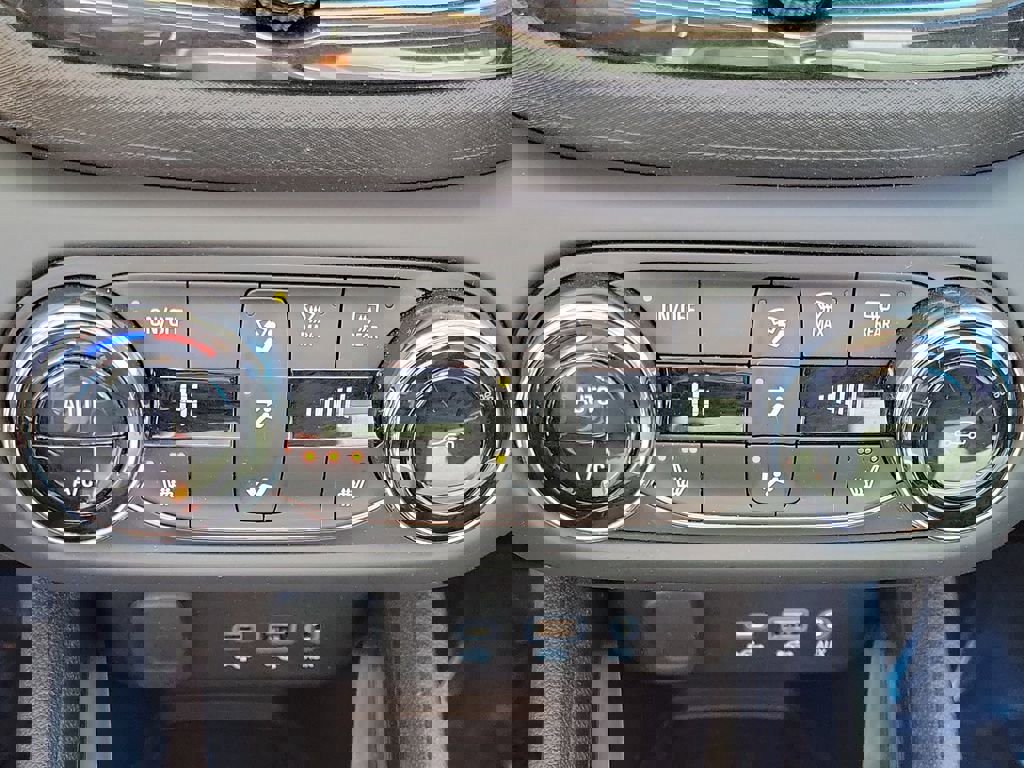 Certified 2022 Chevrolet TrailBlazer LT w/ Convenience Package image 27