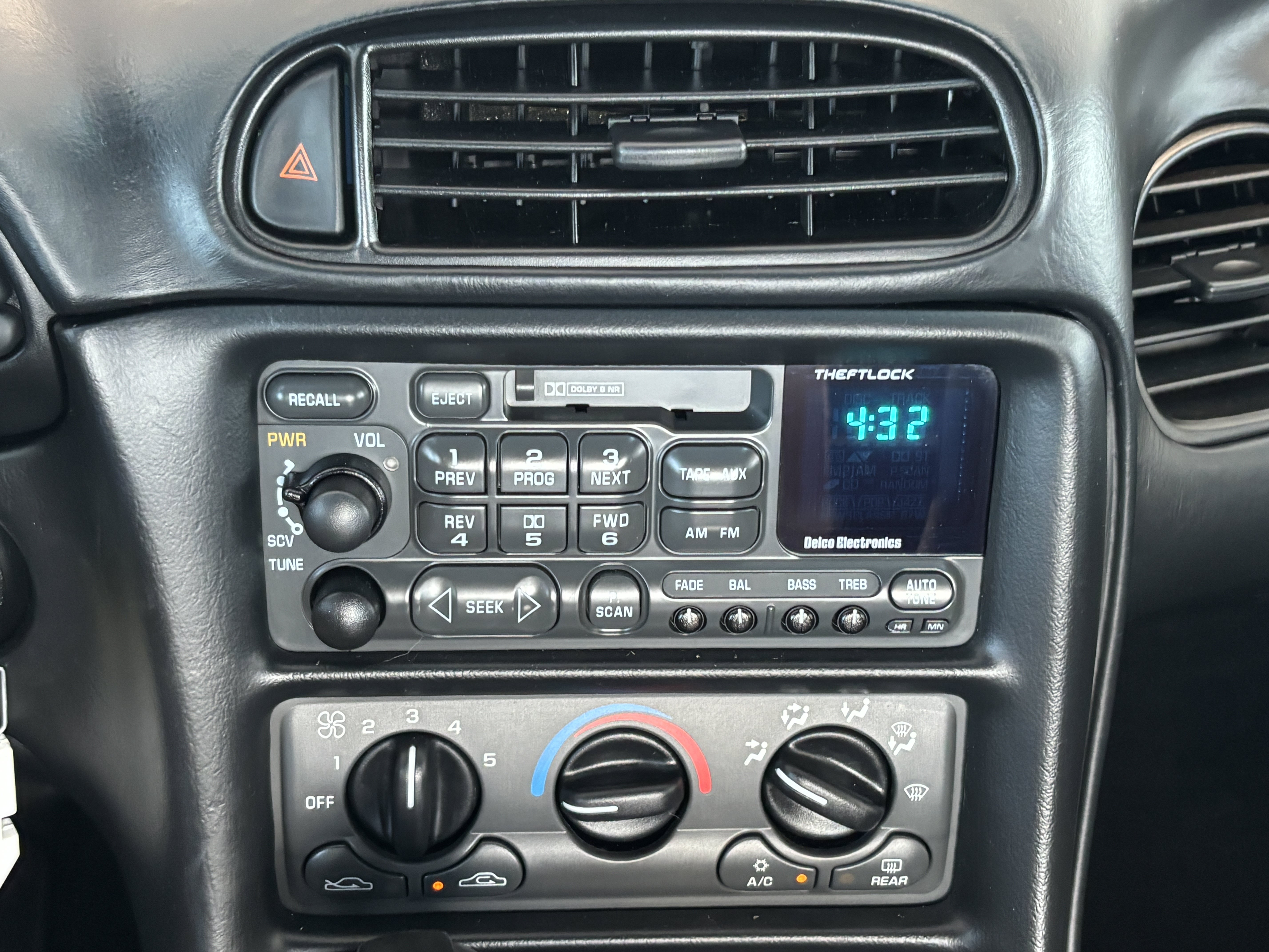 Used 2001 Chevrolet Corvette Coupe RWD image 12