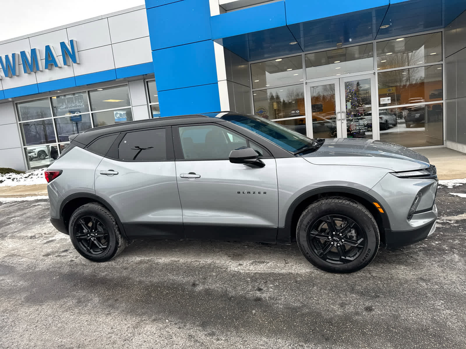 Used 2024 Chevrolet Blazer LT w/ Convenience Package image 2