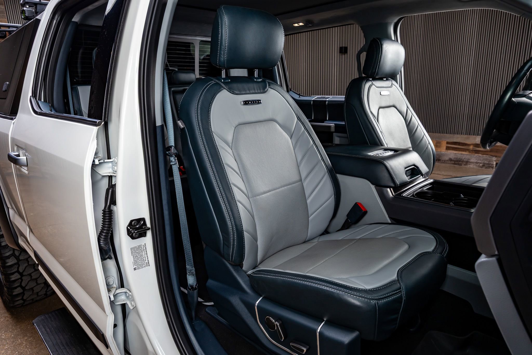 Used 2022 Ford F250 Limited image 30