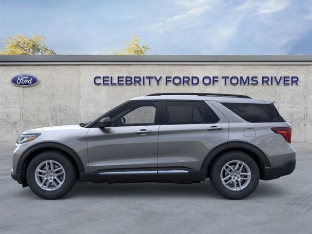 Used 2025 Ford Explorer Active image 3