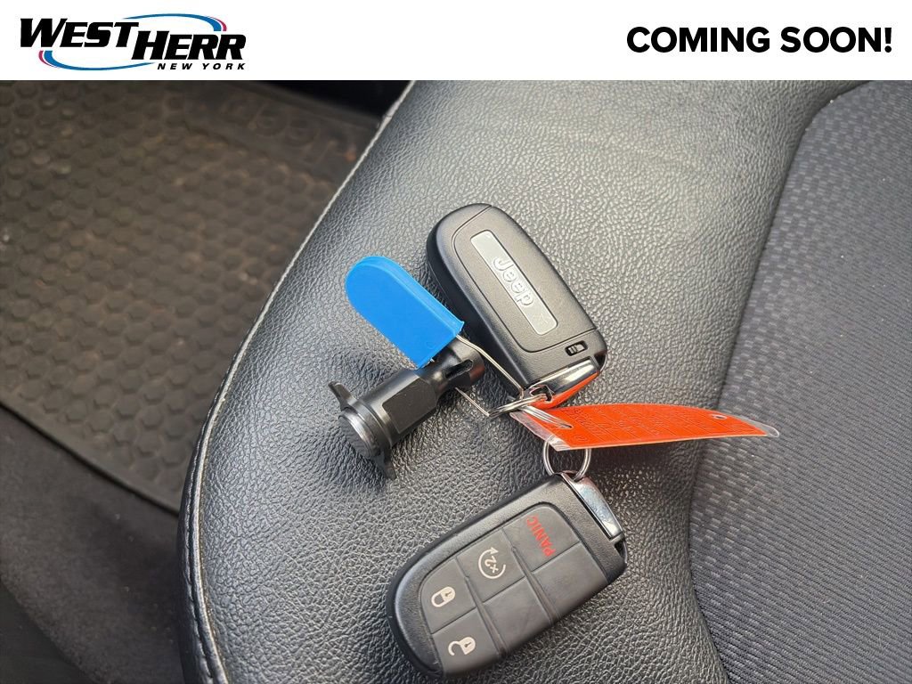 Used 2023 Jeep Compass Trailhawk w/ Trailhawk Convenience Group image 10