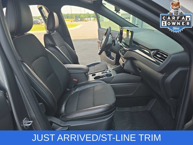 Used 2024 Ford Escape ST-Line w/ Tech Pack #1 AWD/4WD image 17