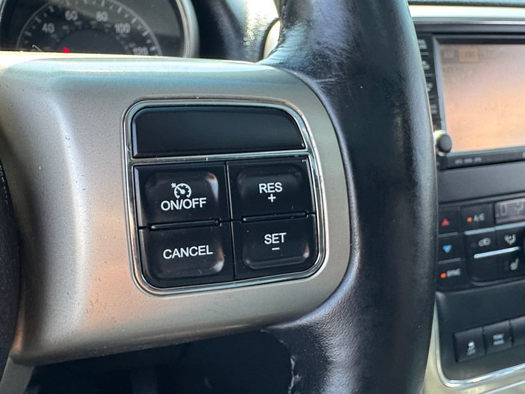 Used 2011 Jeep Grand Cherokee Limited w/ Trailer Tow Group IV AWD/4WD image 32