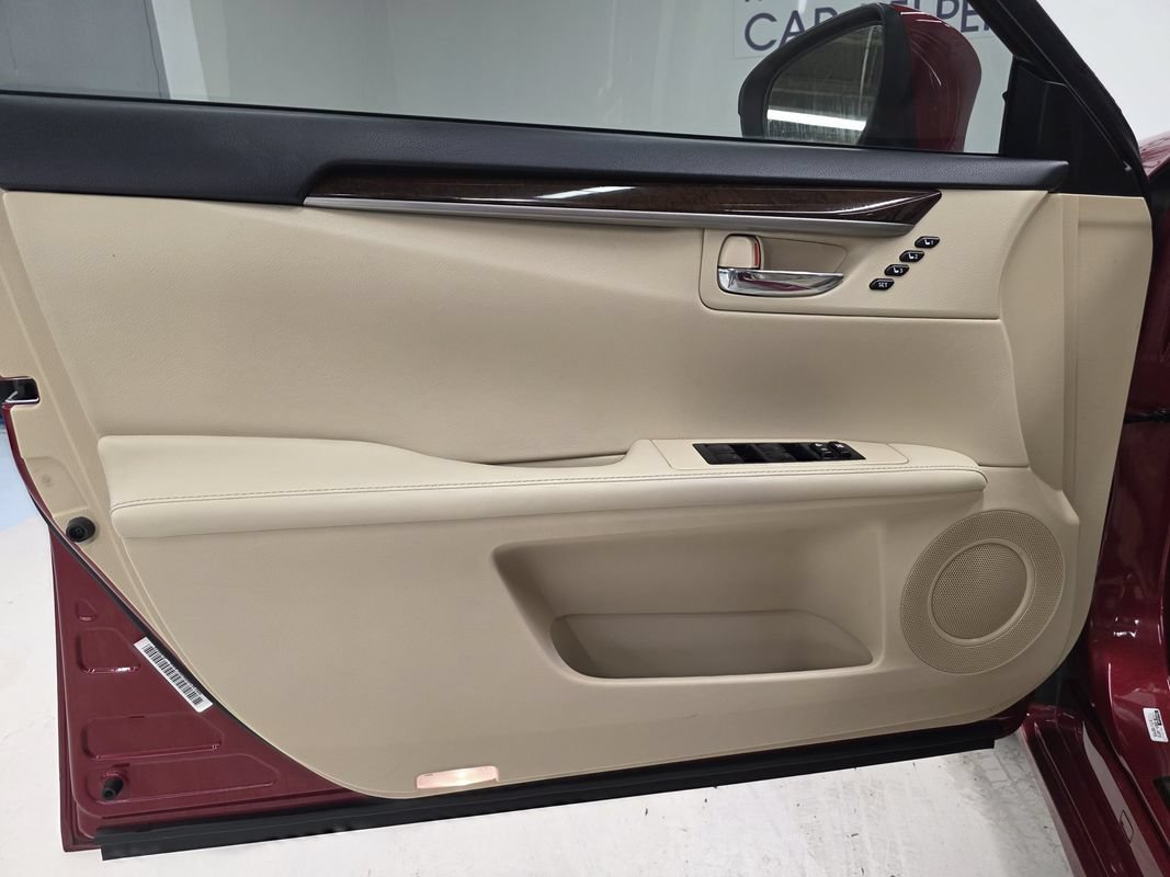 Used 2015 Lexus ES 350 w/ Luxury Package FWD image 19
