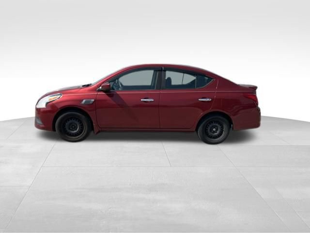 Used 2016 Nissan Versa SV FWD image 4