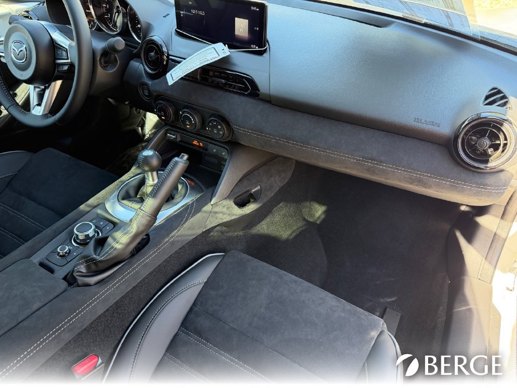 New 2026 MAZDA MX-5 Miata RF Club RWD image 15