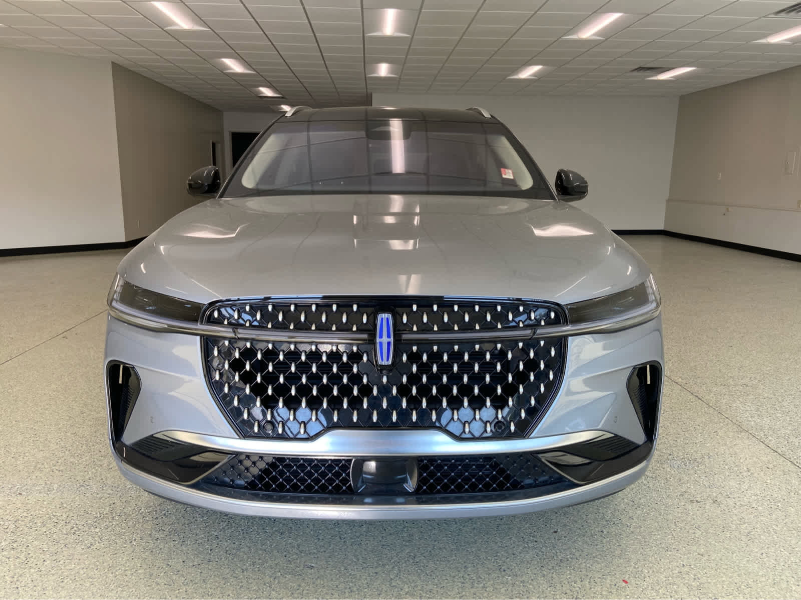 Used 2024 Lincoln Nautilus Reserve w/ Equipment Group 202A image 3