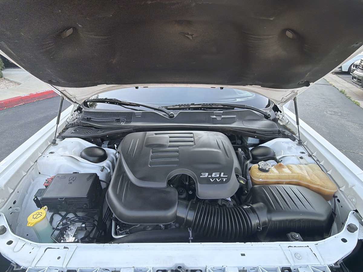 Used 2018 Dodge Challenger SXT RWD image 41